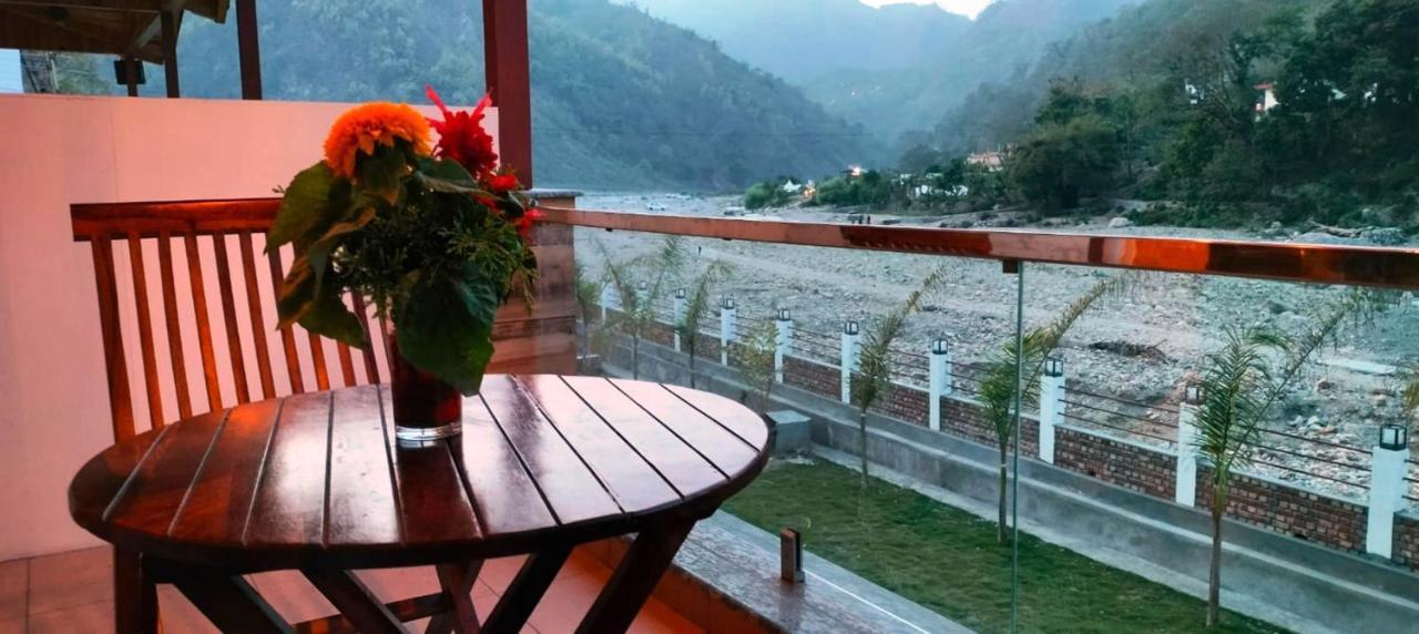 Qcent Woods Resort & Spa, Rishīkesh المظهر الخارجي الصورة
