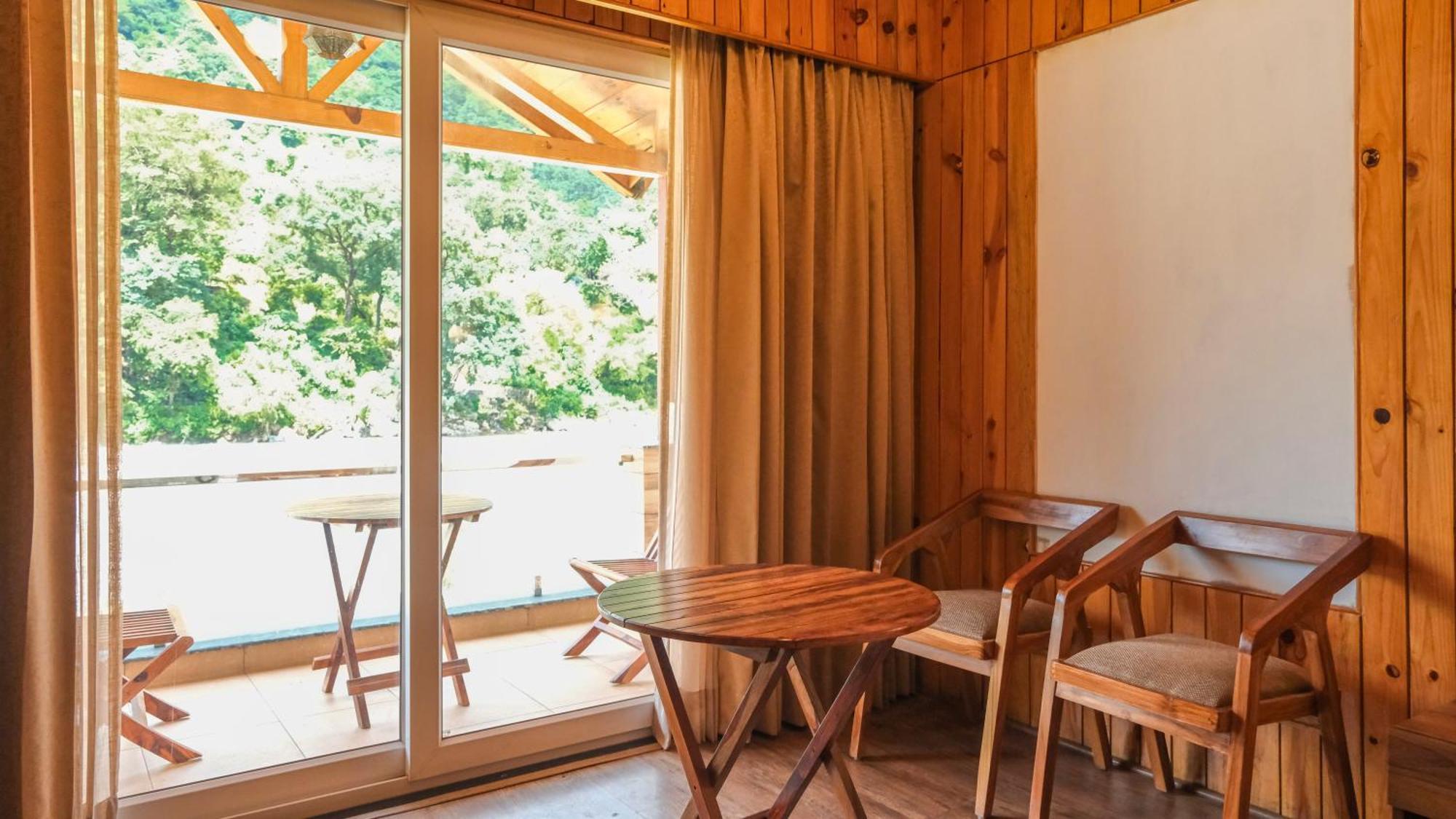 Qcent Woods Resort & Spa, Rishīkesh المظهر الخارجي الصورة
