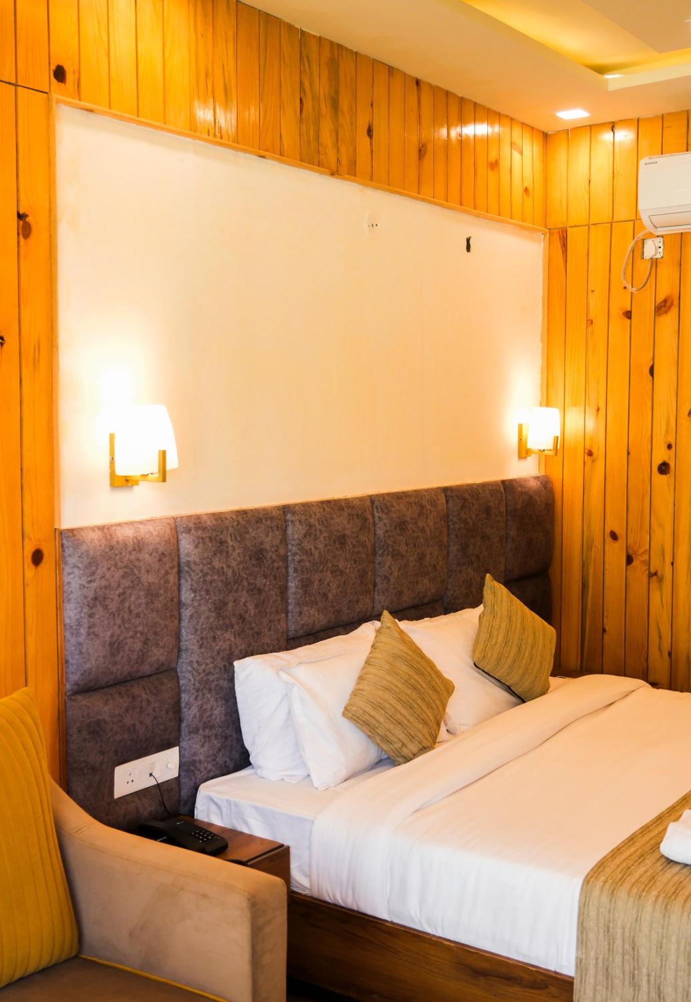 Qcent Woods Resort & Spa, Rishīkesh المظهر الخارجي الصورة